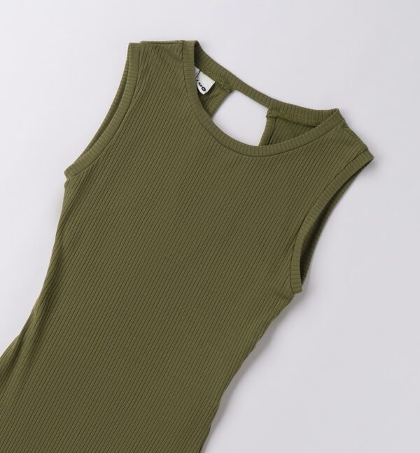 Abito maglia tagliata senza manica